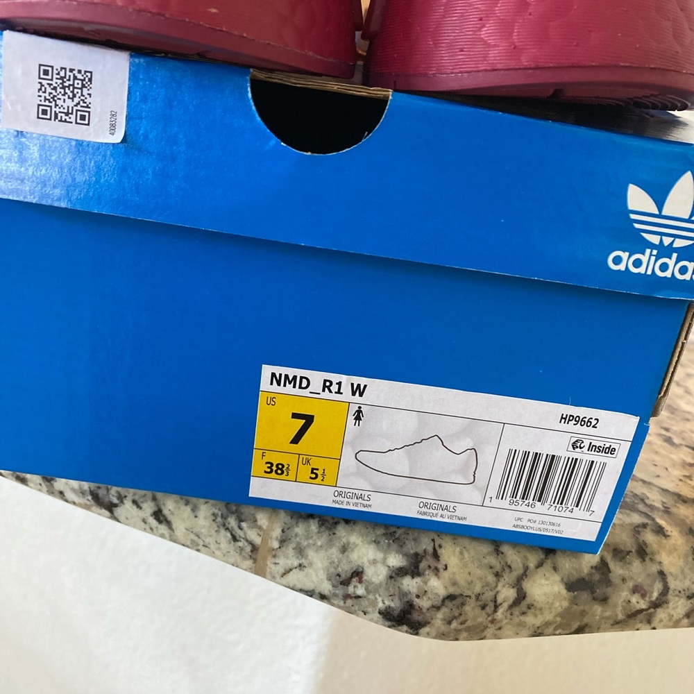 Adidas NMD R1 - Picture 2 of 7